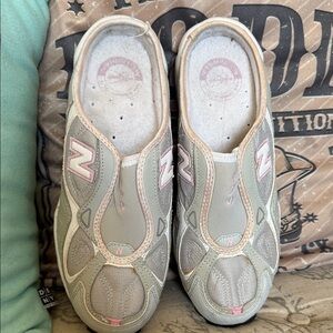 New Balance Gray and Pink Casual Slip-Ons